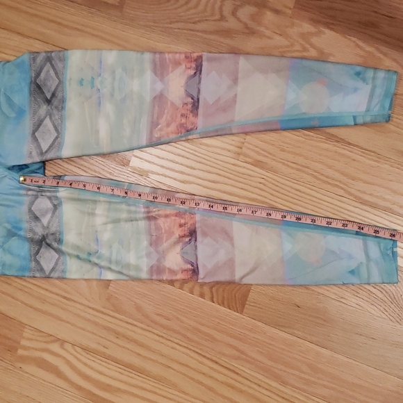 Teeki Hot Pants Yoga Leggings Size Medium M Tarot Magick - Picture 7 of 7